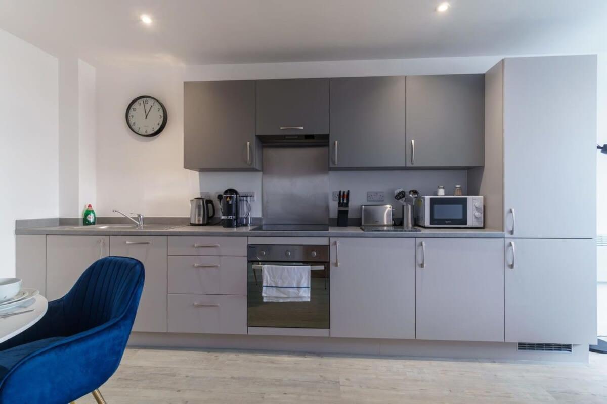 Stunning 2 Bed Apartment In Salford With Views Manchester Exteriér fotografie