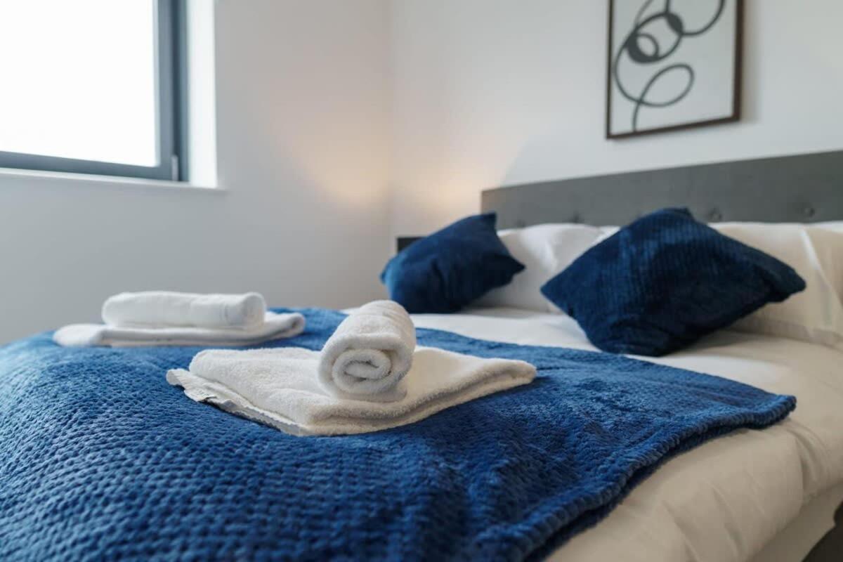 Stunning 2 Bed Apartment In Salford With Views Manchester Exteriér fotografie